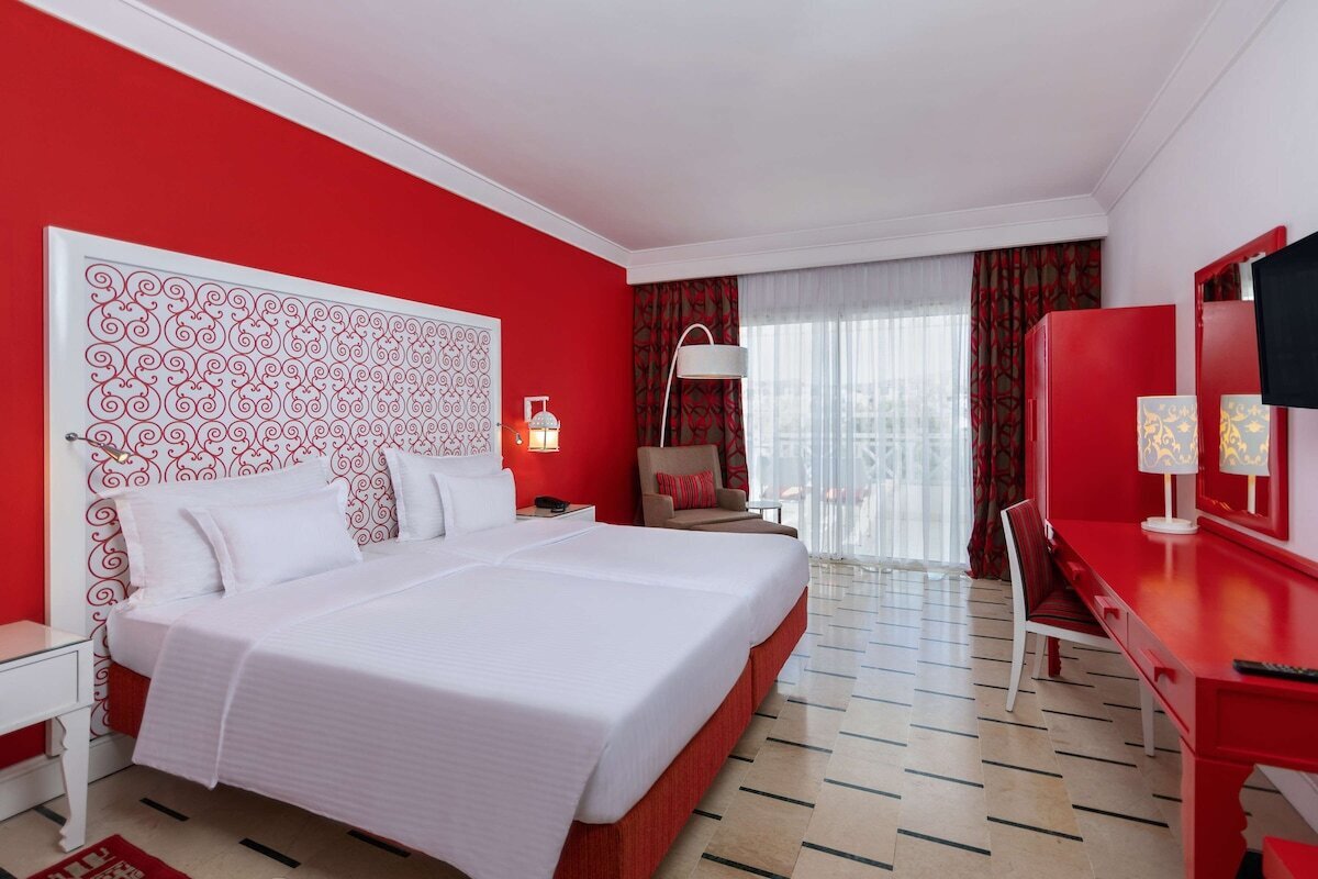 16256-114177-f73259549_4k