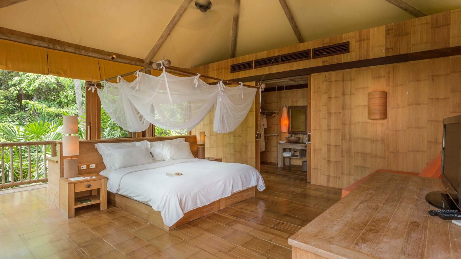 5 Bedroom Beach Pool Reserve1