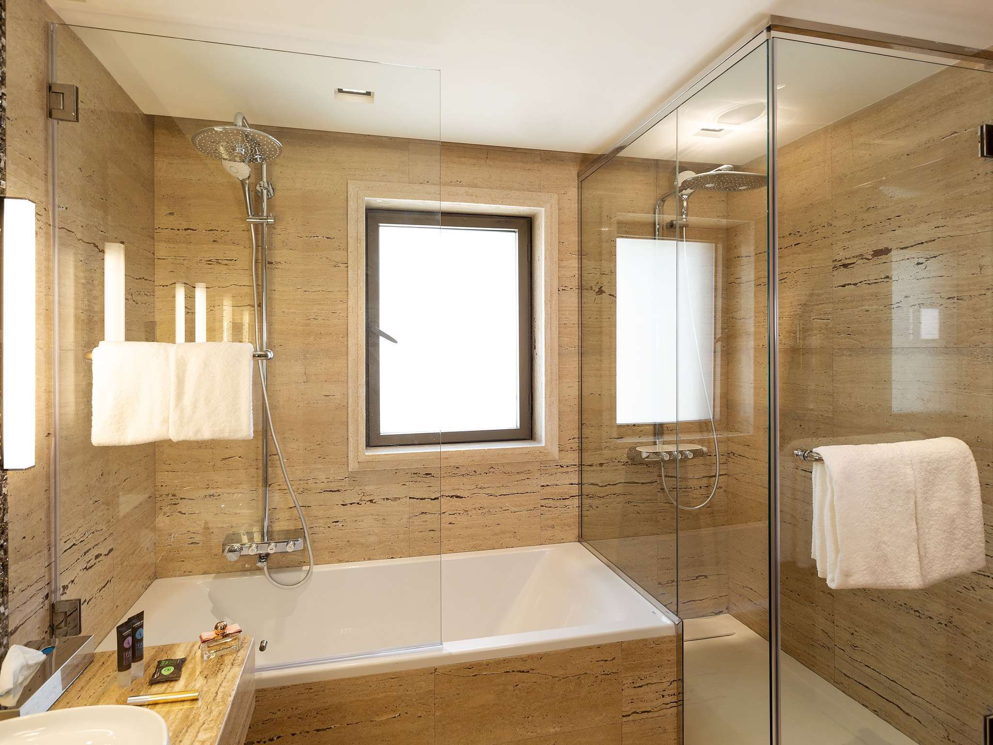 Novotel Tunis 4*