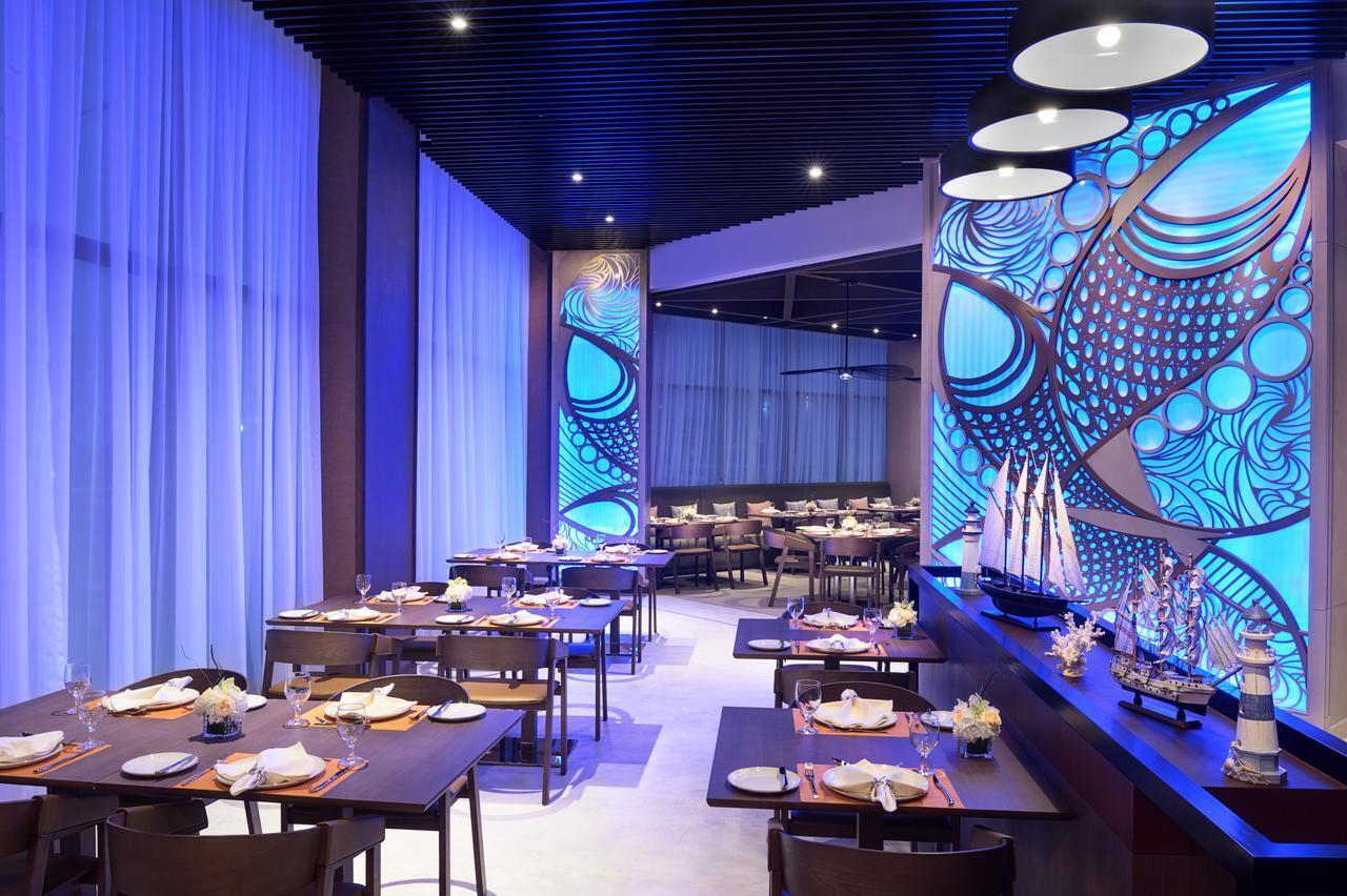 Горящий тур в ОАЭ — Wyndham Garden Ajman Corniche 4*